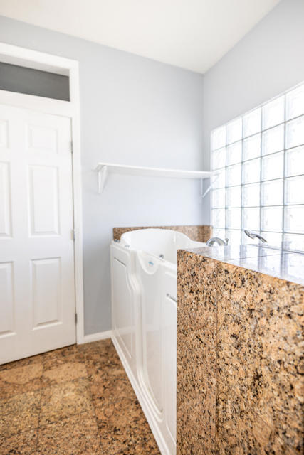 74110 Academy Lane E, Palm Desert, CA 92211