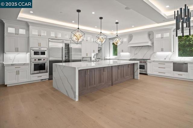 74 Middlefield Rd, Atherton CA: https://media.crmls.org/mediaz/5d9e5095-2706-4142-a65a-8f0f481889dd.jpg
