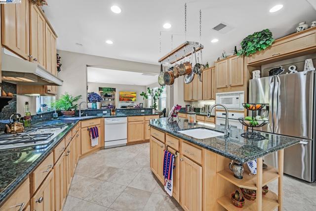 Image 9 of 28 For 5366 Dublin Ranch Dr