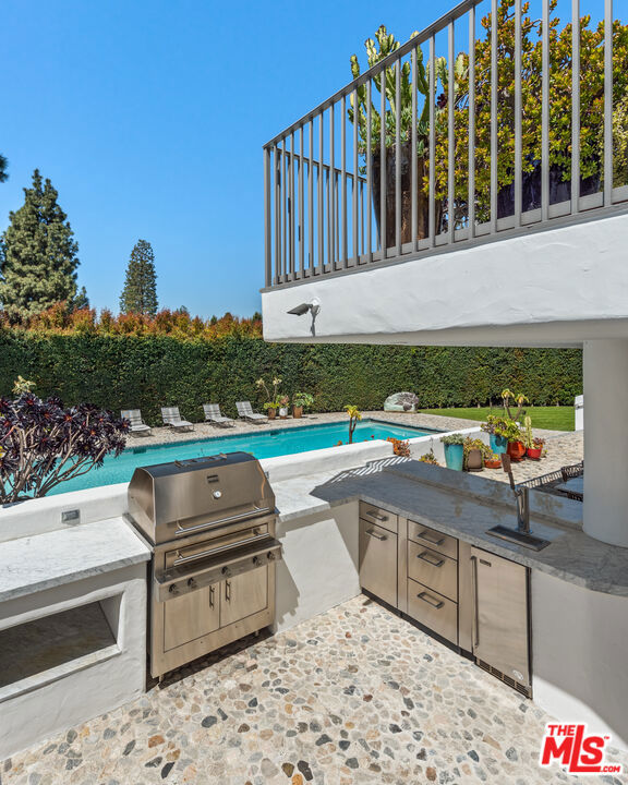 211 Muirfield Road, Los Angeles, California 90004, 8 Bedrooms Bedrooms, ,7 BathroomsBathrooms,Single Family Residence,For Sale,Muirfield,25484957