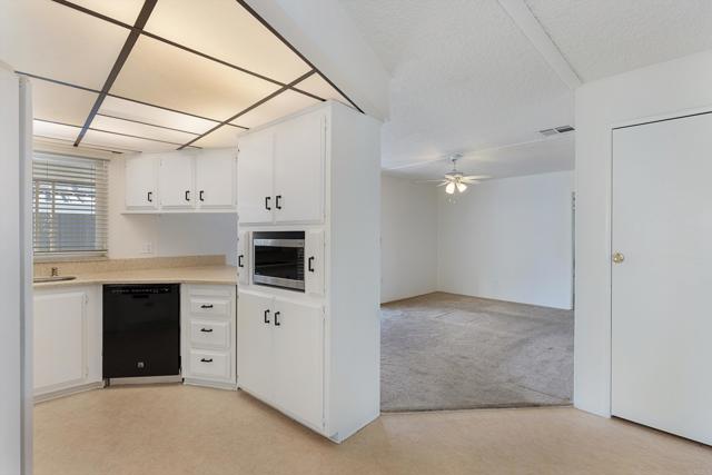 Detail Gallery Image 20 of 70 For 2130 Sunset Dr #135,  Vista,  CA 92081 - 2 Beds | 2 Baths