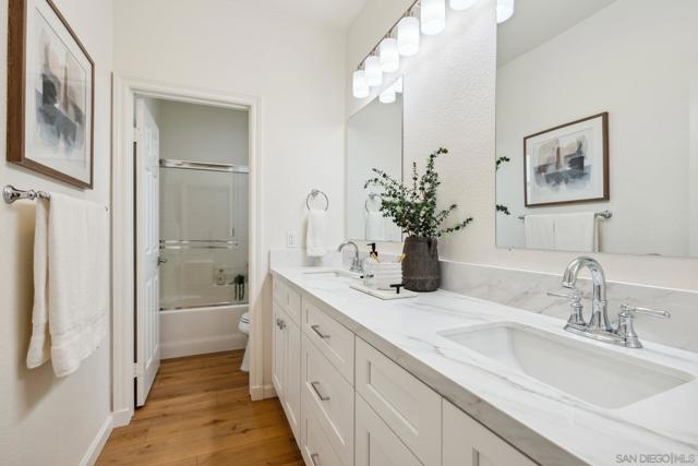 13133 Via Canyon Dr, San Diego CA: https://media.crmls.org/mediaz/5d9f33d1-3b2e-4882-a3fe-230c7af4f5d5.jpg