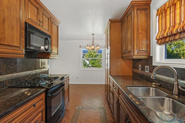 6289 Lake Arago Ave, San Diego CA: https://media.crmls.org/mediaz/5da0c715-3c57-49f4-a0e4-f10124da3a83.jpg