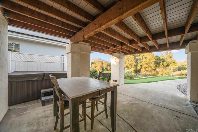 15425 Vista Vicente Dr, San Diego CA: https://media.crmls.org/mediaz/5da0d7dc-7d92-4dcc-ae9c-d2a1fa71adb6.jpg