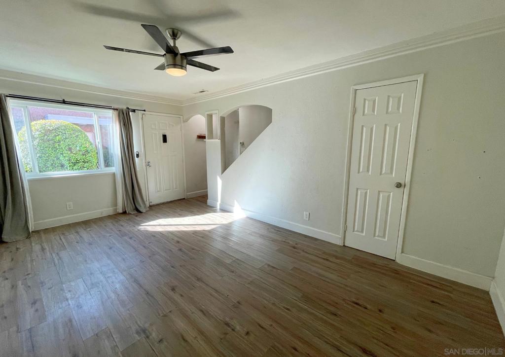 1060 E Washington Ave - photo 8