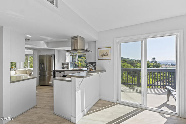 Detail Gallery Image 10 of 56 For 542 San Clemente Way, Camarillo,  CA 93010 - 4 Beds | 2/1 Baths