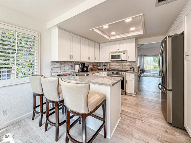 5965 Paseo Encantada, Camarillo CA: https://media.crmls.org/mediaz/5da2d300-dd15-4e21-8042-882cd729ae16.jpg