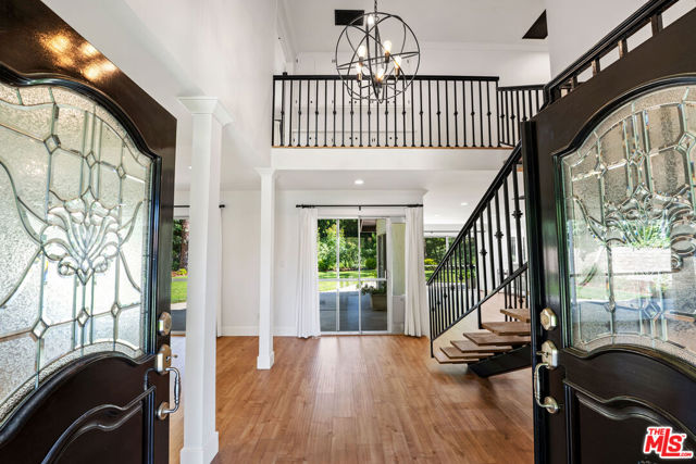 22619 Town Crier Road, Calabasas CA: https://media.crmls.org/mediaz/5da2f741-8539-44cb-8814-ba7a62f47c16.jpg