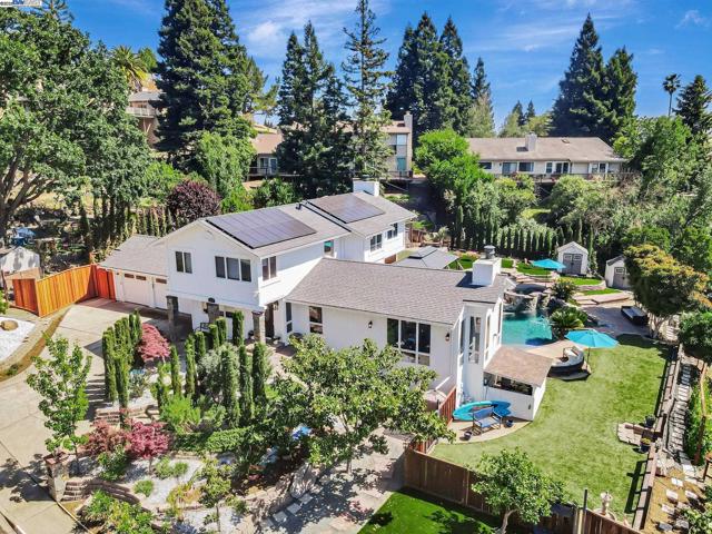 324 Merrilee Place, Danville CA: https://media.crmls.org/mediaz/5da3afa7-4296-490d-998f-80977e4f76b1.jpg