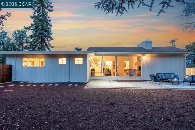 3503 Highland Ave, Redwood City CA: https://media.crmls.org/mediaz/5da3c073-94a3-4cef-ac34-28cc4cbdb333.jpg