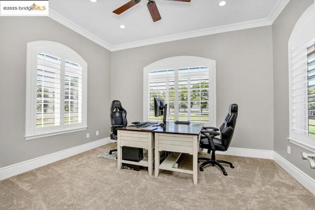 430 Ellisa Ln, Brentwood CA: https://media.crmls.org/mediaz/5da3da9e-e6f1-4e20-9da6-fec842e6f09f.jpg