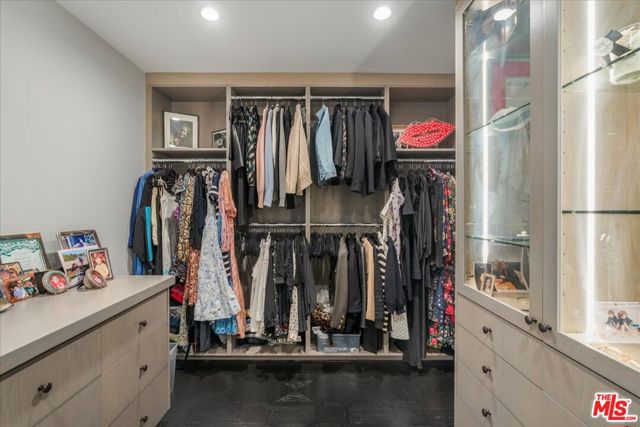 10490 Wilshire Boulevard, Los Angeles CA: https://media.crmls.org/mediaz/5da4051a-1701-44fd-9e3b-f7f513a5f874.jpg