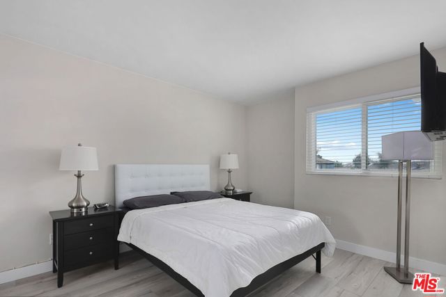 39665 Maple Leaf Court, Murrieta CA: https://media.crmls.org/mediaz/5da45f19-46ac-4928-804e-e0b48c538806.jpg