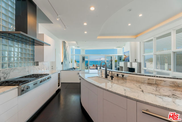 23754 MALIBU Road, Malibu CA: https://media.crmls.org/mediaz/5da47d56-ab1d-4276-a5b1-3f7a33445fb3.jpg