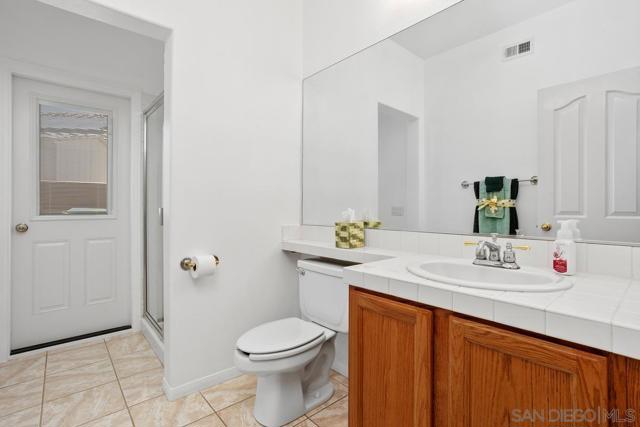 757 Marigold Way, San Marcos CA: https://media.crmls.org/mediaz/5da55a2d-734d-4ce5-b7d3-9bbf16671a5e.jpg