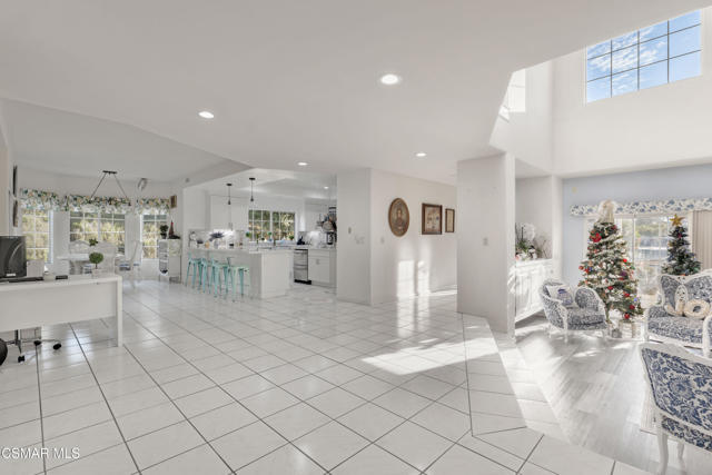6417 Turfway Road, Moorpark CA: https://media.crmls.org/mediaz/5da56c73-4603-4c28-b9a3-dffbf7c2c14e.jpg