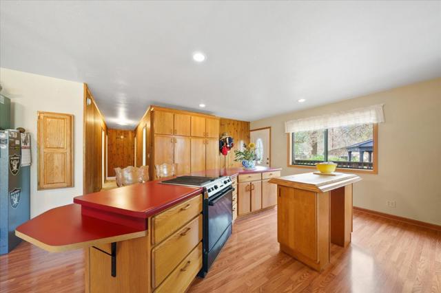 121 Wellock Road, Lewiston CA: https://media.crmls.org/mediaz/5da58db2-e0eb-40c9-8205-18db37e5b8b6.jpg
