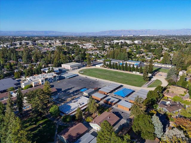 162 Del Monte Avenue, Los Altos CA: https://media.crmls.org/mediaz/5da5e5f5-0004-46b2-aabb-c60716379a55.jpg