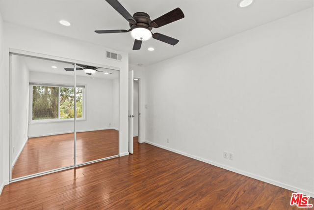 2354 Fletcher Drive, Los Angeles CA: https://media.crmls.org/mediaz/5da6237b-8592-40ba-8f39-51abd40fa8a0.jpg