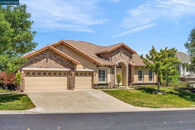 3322 Ashbourne Cir, San Ramon CA: https://media.crmls.org/mediaz/5da62a1c-4520-4c01-ae5d-7a190db46ddf.jpg