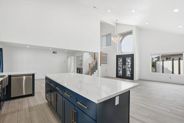 Detail Gallery Image 8 of 48 For 1668 1672 Spanish Oak Pl, El Cajon,  CA 92019 - 9 Beds | 5 Baths