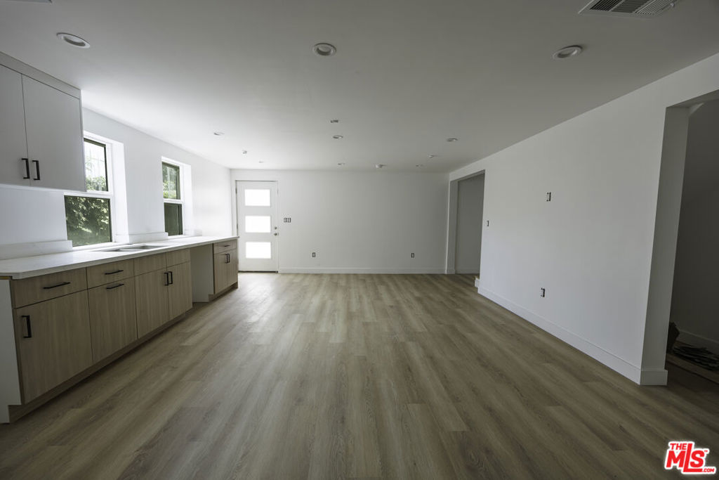 MLS #26856319 image #27