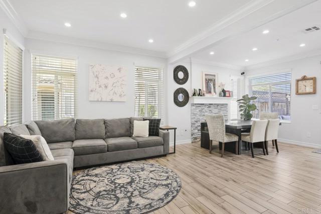 Detail Gallery Image 9 of 64 For 11372 via Rancho San Diego #B,  El Cajon,  CA 92019 - 3 Beds | 2/1 Baths