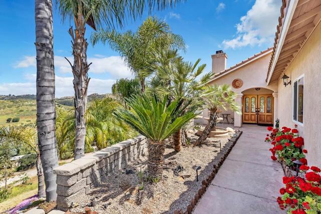 22318 Casa De Carol, Ramona CA: https://media.crmls.org/mediaz/5da7bfb4-a100-4287-9119-eac8c85c5135.jpg