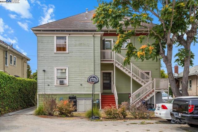 Image 11 of 27 For 954 Park St  