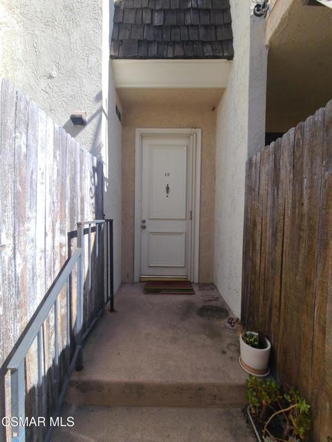 933 21st Street, Santa Monica CA: https://media.crmls.org/mediaz/5da818f2-2a78-4a79-aa72-afe6a4f0e40b.jpg