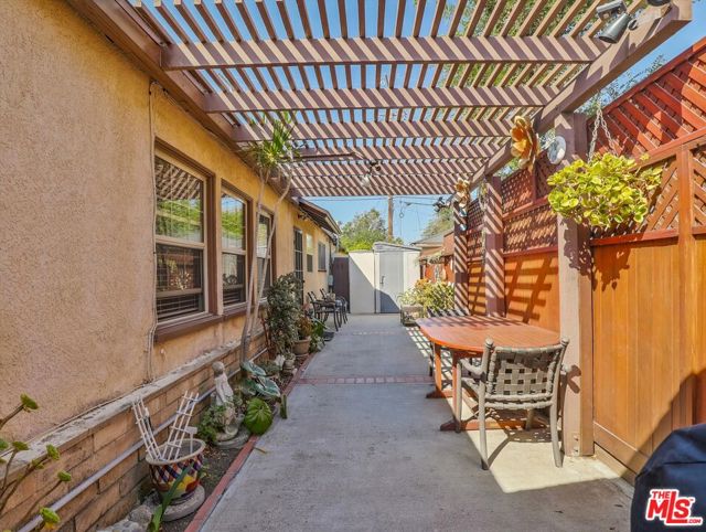 3645 Beethoven Street, Los Angeles CA: https://media.crmls.org/mediaz/5da87c82-b962-4e02-b4d4-7b0dd9834f6d.jpg