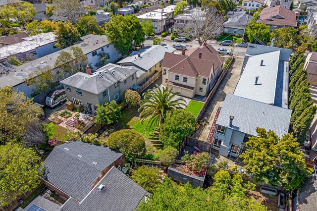 828 Highland Avenue, San Mateo CA: https://media.crmls.org/mediaz/5da88597-0b8a-4b77-ba34-555e64330fbb.jpg