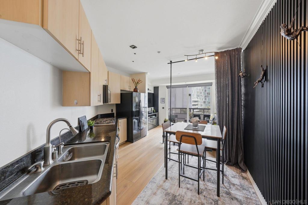 1225 Island - photo 10