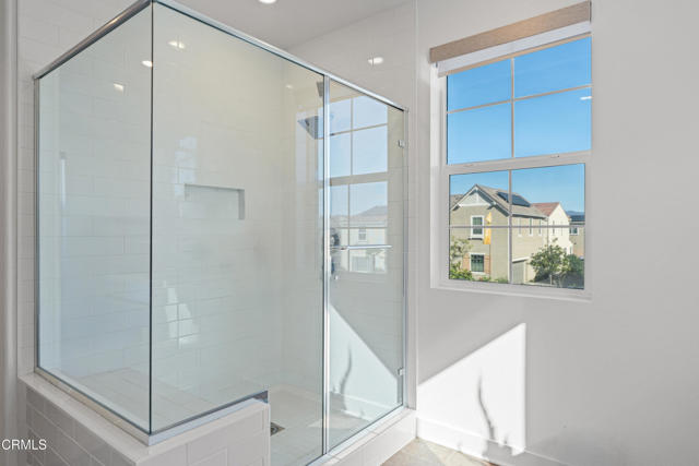 509 snowdrop Lane, Santa Paula CA: https://media.crmls.org/mediaz/5da95490-f391-44cf-8c50-09547b7829c9.jpg