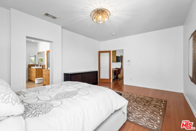 12936 Discovery, Los Angeles CA: https://media.crmls.org/mediaz/5da97732-afb0-404d-8040-906a6852a0a0.jpg