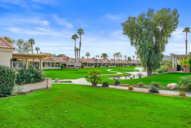 76955 Turendot Street, Palm Desert CA: https://media.crmls.org/mediaz/5daa1c14-25cc-40c7-847c-4321ad20a021.jpg