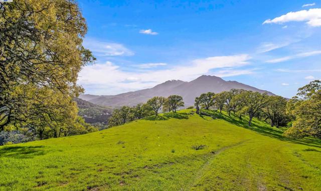 3300 Bragdon Way, Clayton CA: https://media.crmls.org/mediaz/5daa5f12-8dca-4b59-8e6b-9df8fa2b6200.jpg