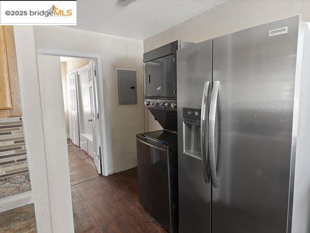 1132 86Th Ave, Oakland CA: https://media.crmls.org/mediaz/5daa947f-6aa7-4797-a47d-15a315b521c3.jpg