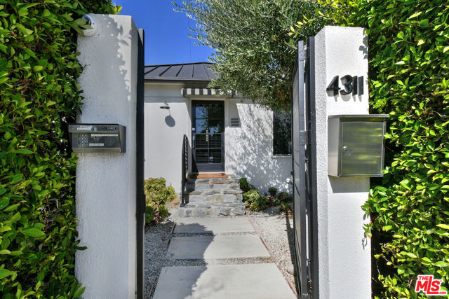 4311 Finley Avenue, Los Angeles CA: https://media.crmls.org/mediaz/5daaba9d-9fce-40f9-8900-8e7694feeffe.jpg