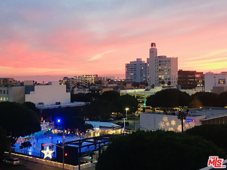https://media.crmls.org/mediaz/5dab9f98-c4d4-4d1c-a964-f888227f18f0.jpg?preset=X-Large