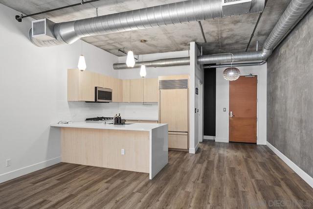 877 Island Avenue, San Diego CA: https://media.crmls.org/mediaz/5dadf194-dac7-4094-99ea-2fa7cced37d5.jpg