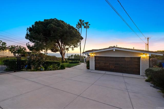 6130 Terryhill Drive, La Jolla CA: https://media.crmls.org/mediaz/5dadf355-c803-4039-8f5e-630d99cb5181.jpg