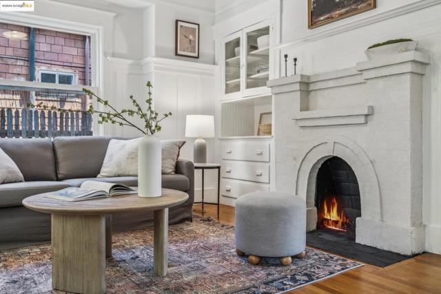 2705 Mathews St, Berkeley CA: https://media.crmls.org/mediaz/5dae2885-5b9d-4a45-b592-06259b0719e3.jpg