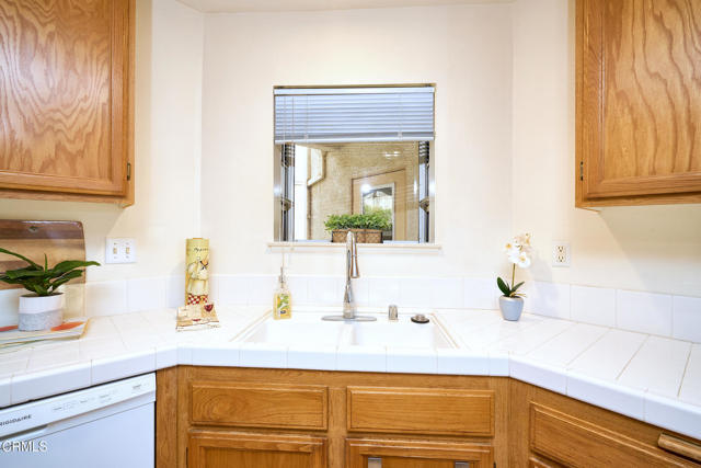 Detail Gallery Image 20 of 59 For 2713 Antonio Dr #110,  Camarillo,  CA 93010 - 2 Beds | 2 Baths