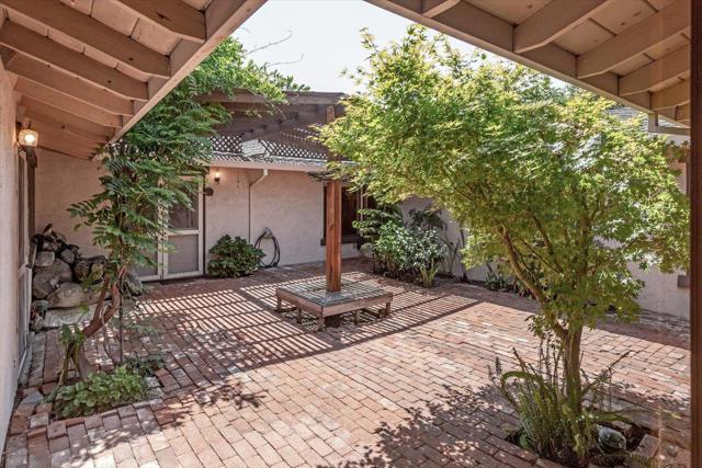 60 View Street, Los Altos CA: https://media.crmls.org/mediaz/5dae645d-8b30-4b27-9579-0f0d44b09266.jpg