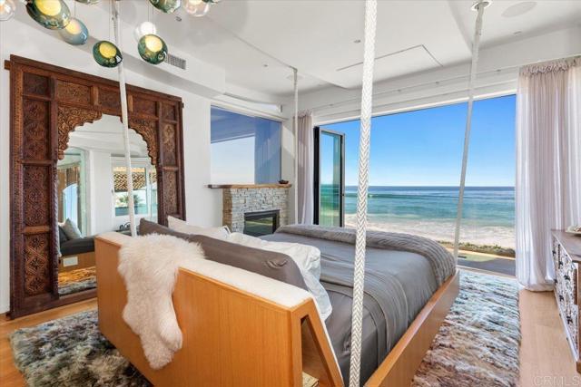 Detail Gallery Image 15 of 57 For 3709 Ocean Front Walk, San Diego,  CA 92109 - 3 Beds | 3/1 Baths