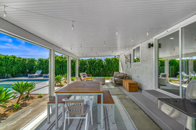 2034 Marni Court, Palm Springs CA: https://media.crmls.org/mediaz/5daecd37-c8c2-459f-8dd3-d29fbe03bd96.jpg