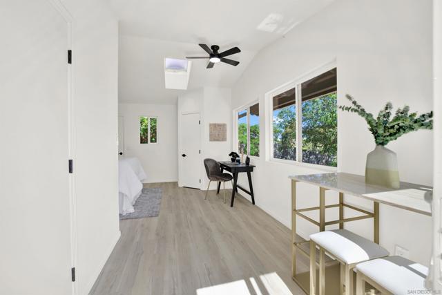 5403 Via Carancho, San Diego CA: https://media.crmls.org/mediaz/5daf0f78-232a-42a2-a633-bcb515e2d25d.jpg