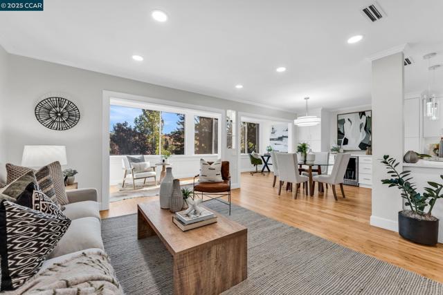 1200 Leisure Ln, Walnut Creek CA: https://media.crmls.org/mediaz/5dafd664-b173-4b38-9714-9f1caa235dd1.jpg