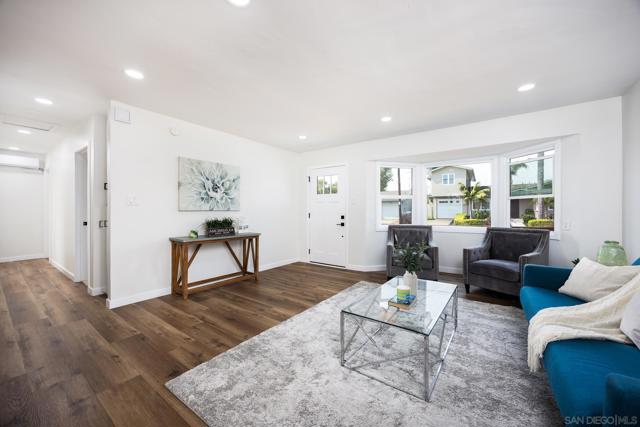3366 Neosho Pl, San Diego CA: https://media.crmls.org/mediaz/5dafd859-8dd9-41d6-8f03-cd2fa7375423.jpg